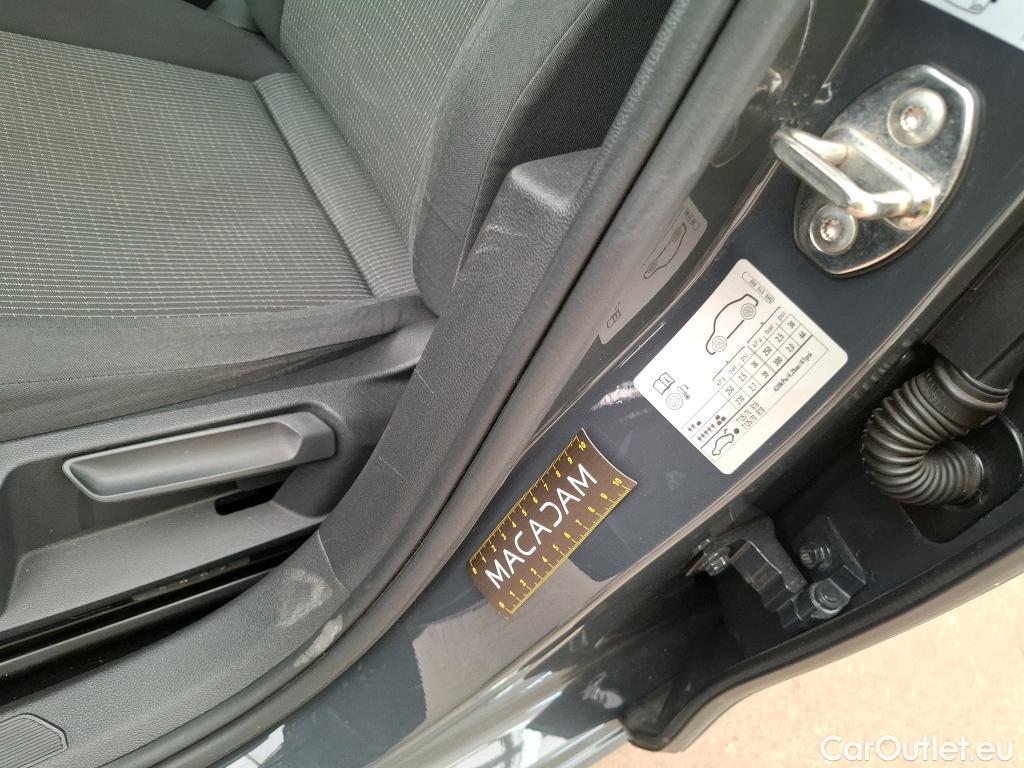  Volkswagen  Golf  VOLKSWAGEN / 2020 / 5P / Berline 2.0 TDI SCR 115 BVM6 #5