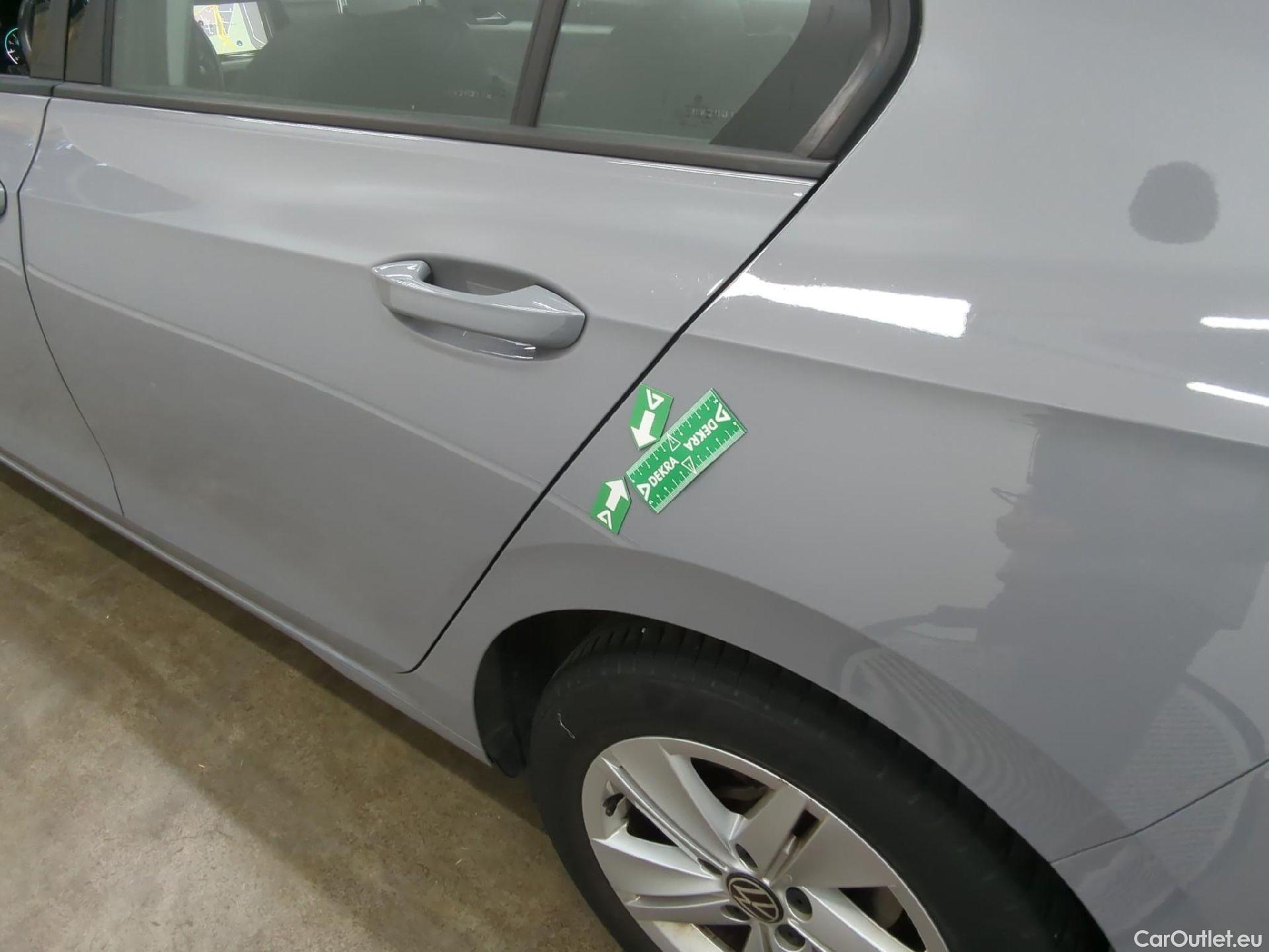  Volkswagen  Golf  VOLKSWAGEN / 2020 / 5P / Berline 1.0 eTSI OPF 110 DSG7 Life Business #4