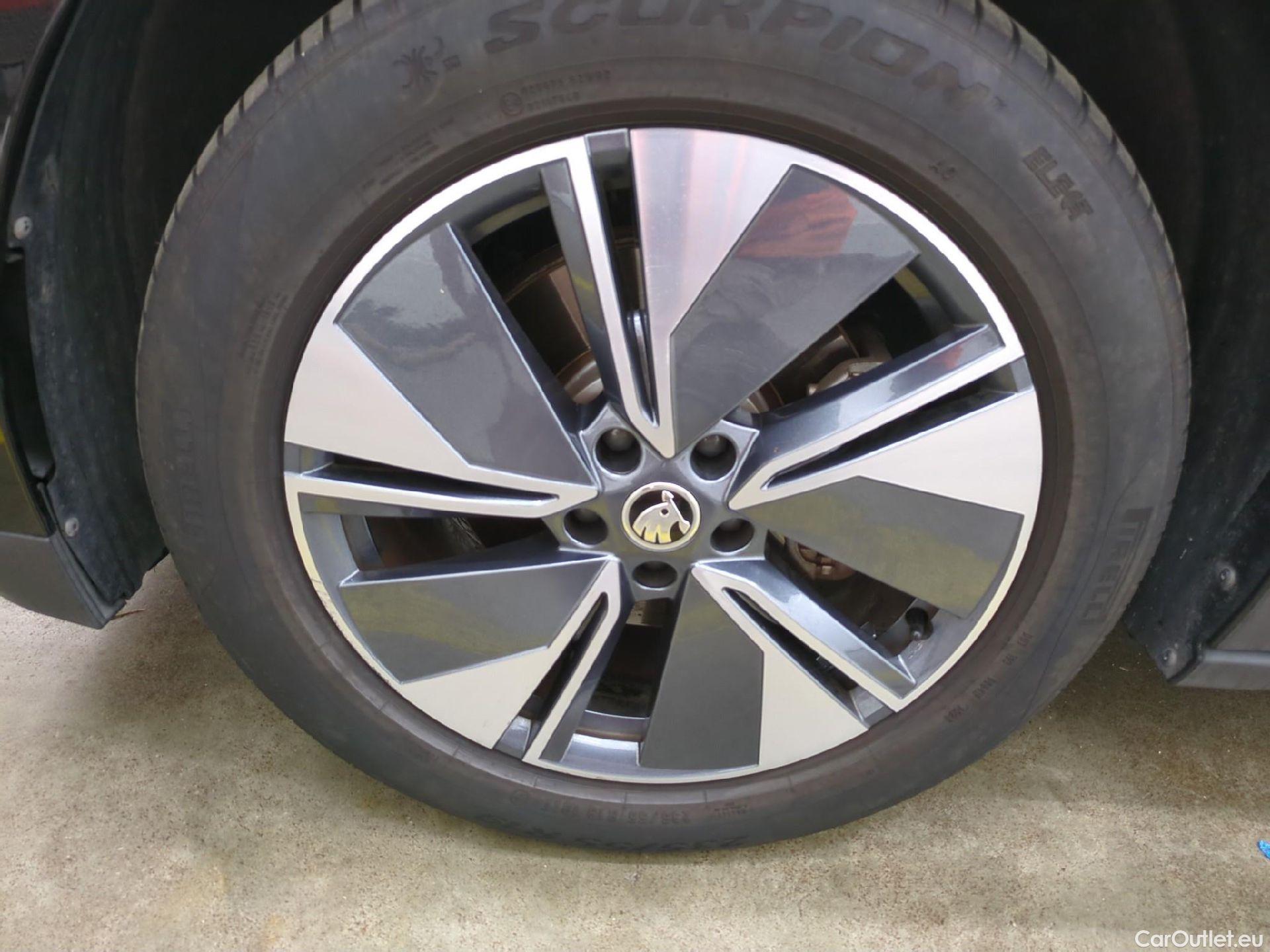  Skoda  ENYAQ  iV 80 Loft 205CV BVA #1