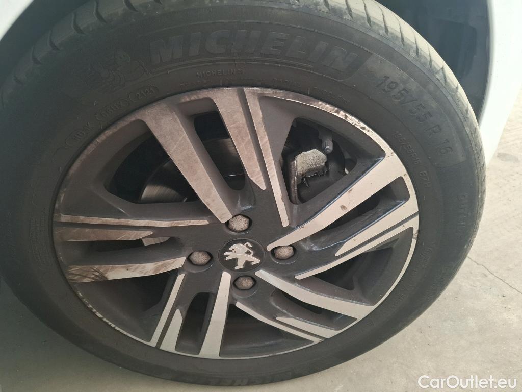  Peugeot  208  Allure Business 1.2 PureTech 100CV BVM6 E6d #22