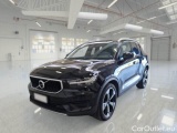 Volvo XC 40 VOLVO XC40 / 2017 / 5P / SUV T2 AUTOMATICO MOMENTUM PRO