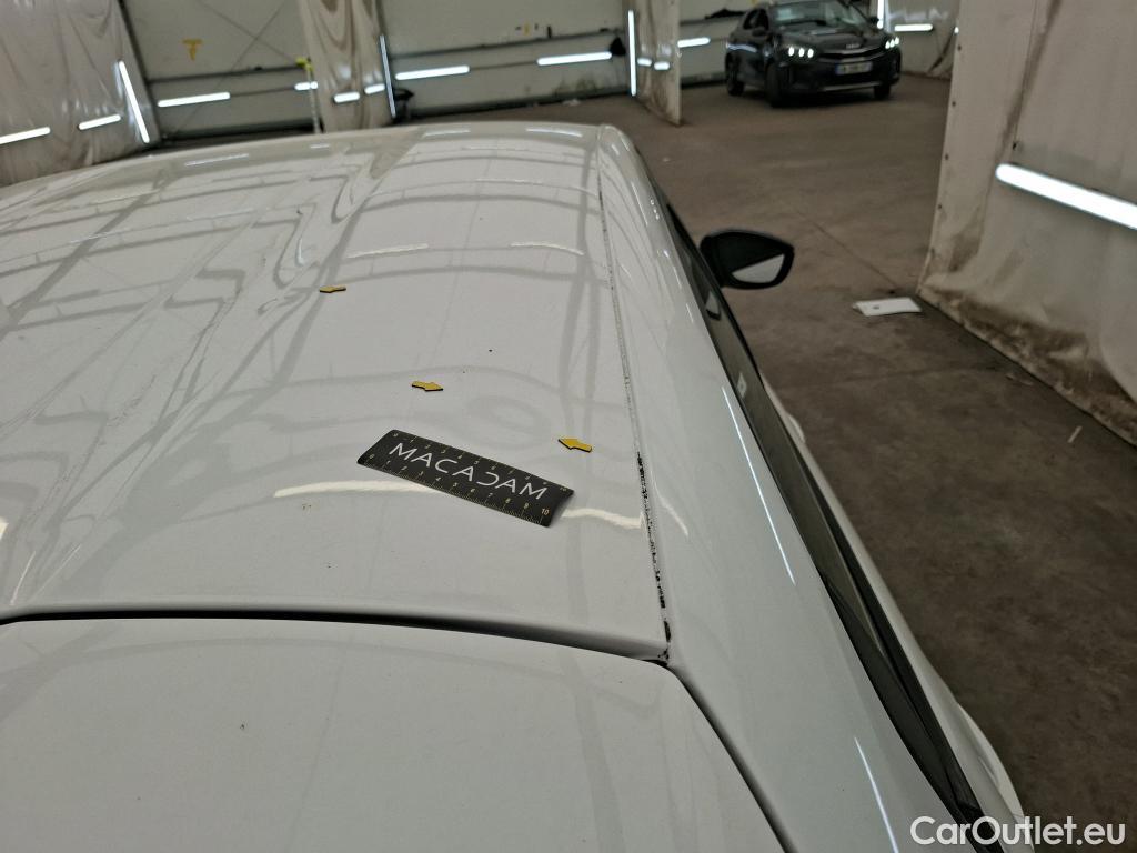  Citroen  C3 CITROEN  / 2016 / 5P / Berline PureTech 110 S&S BVM6 Feel #2