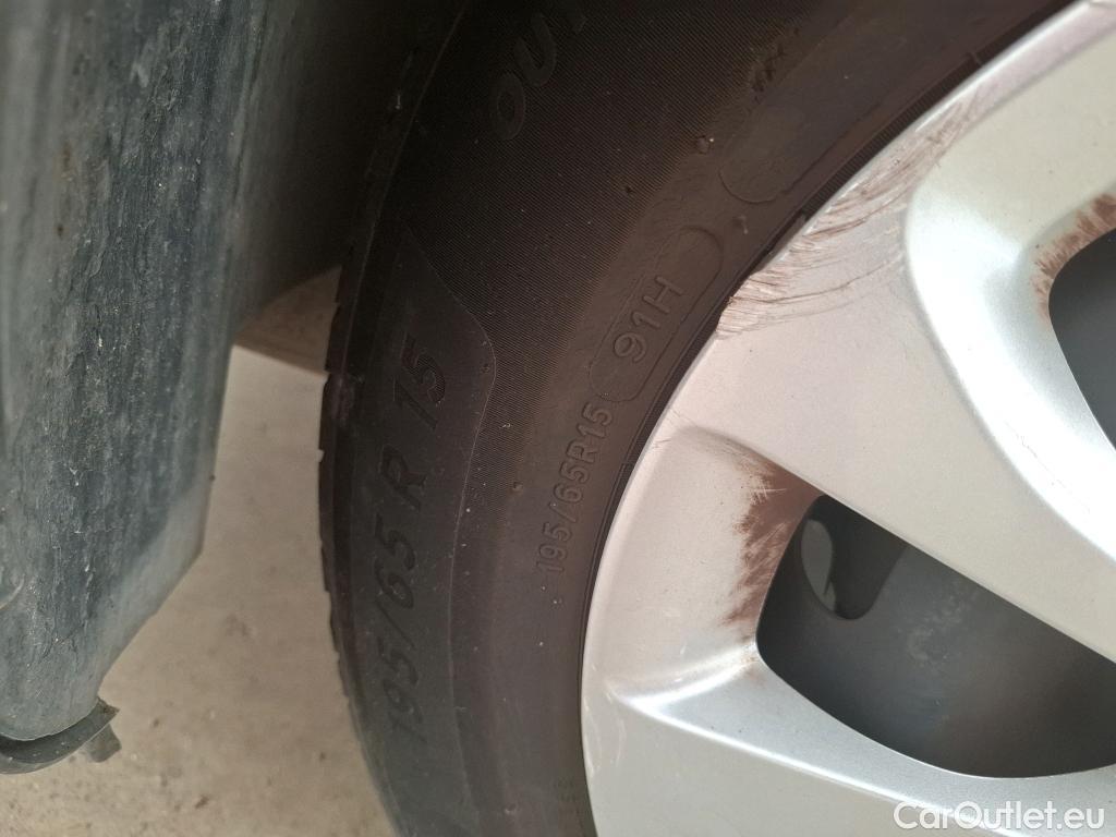  Citroen  C3 CITROEN  / 2016 / 5P / Berline PureTech 110 S&S BVM6 Feel #19