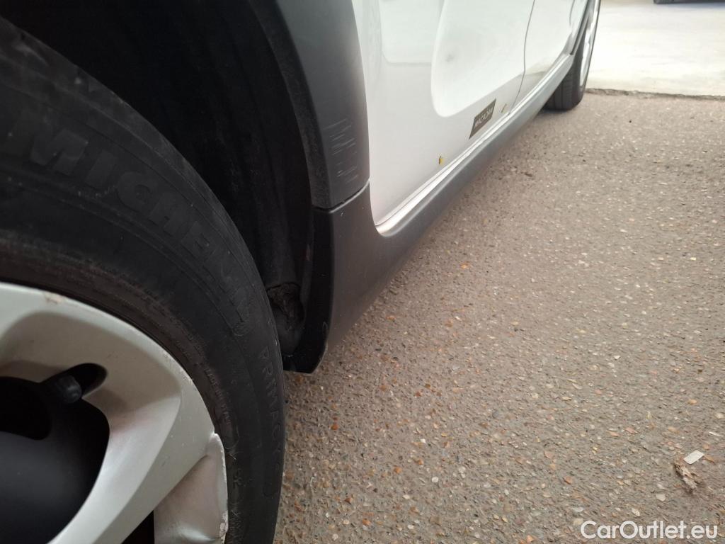  Citroen  C3 CITROEN  / 2016 / 5P / Berline PureTech 110 S&S BVM6 Feel #42