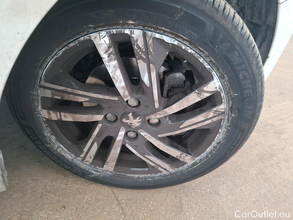  Peugeot  208  Allure Business 1.2 PureTech 100CV BVM6 E6d #27