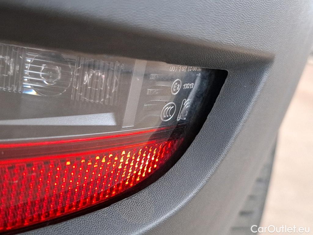  Renault  Captur  II Evolution 1.6 E-TECH Hybrid 145CV BVA6 E6d #10