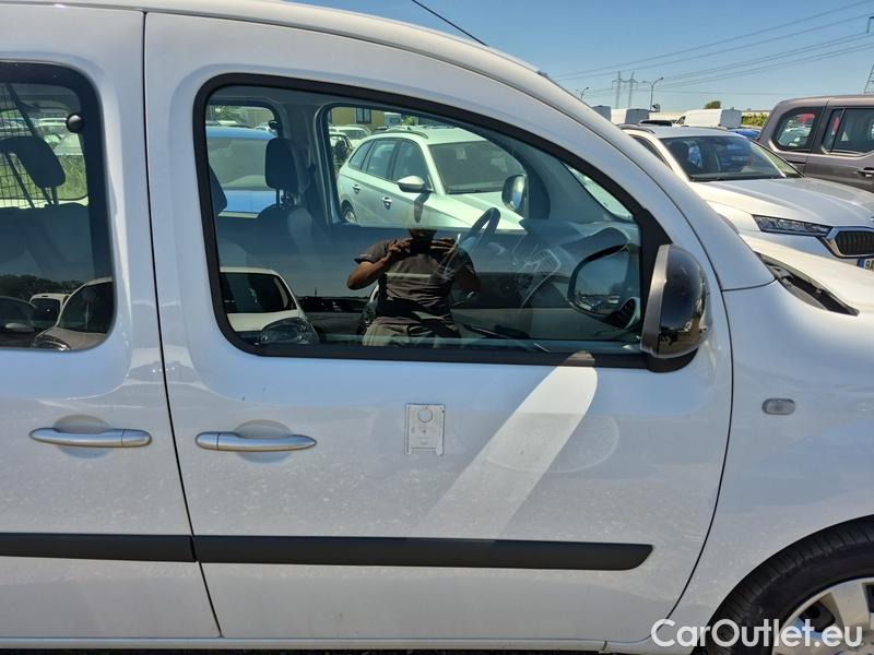  Renault  Kangoo  2 (2008)  1.5BdCi 95 Zen 5d #23