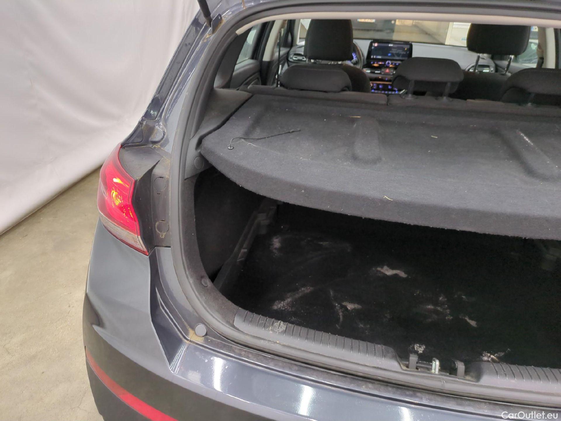 Hyundai  i30  Business 1.6 CRDi 115CV BVA7 E6d #11