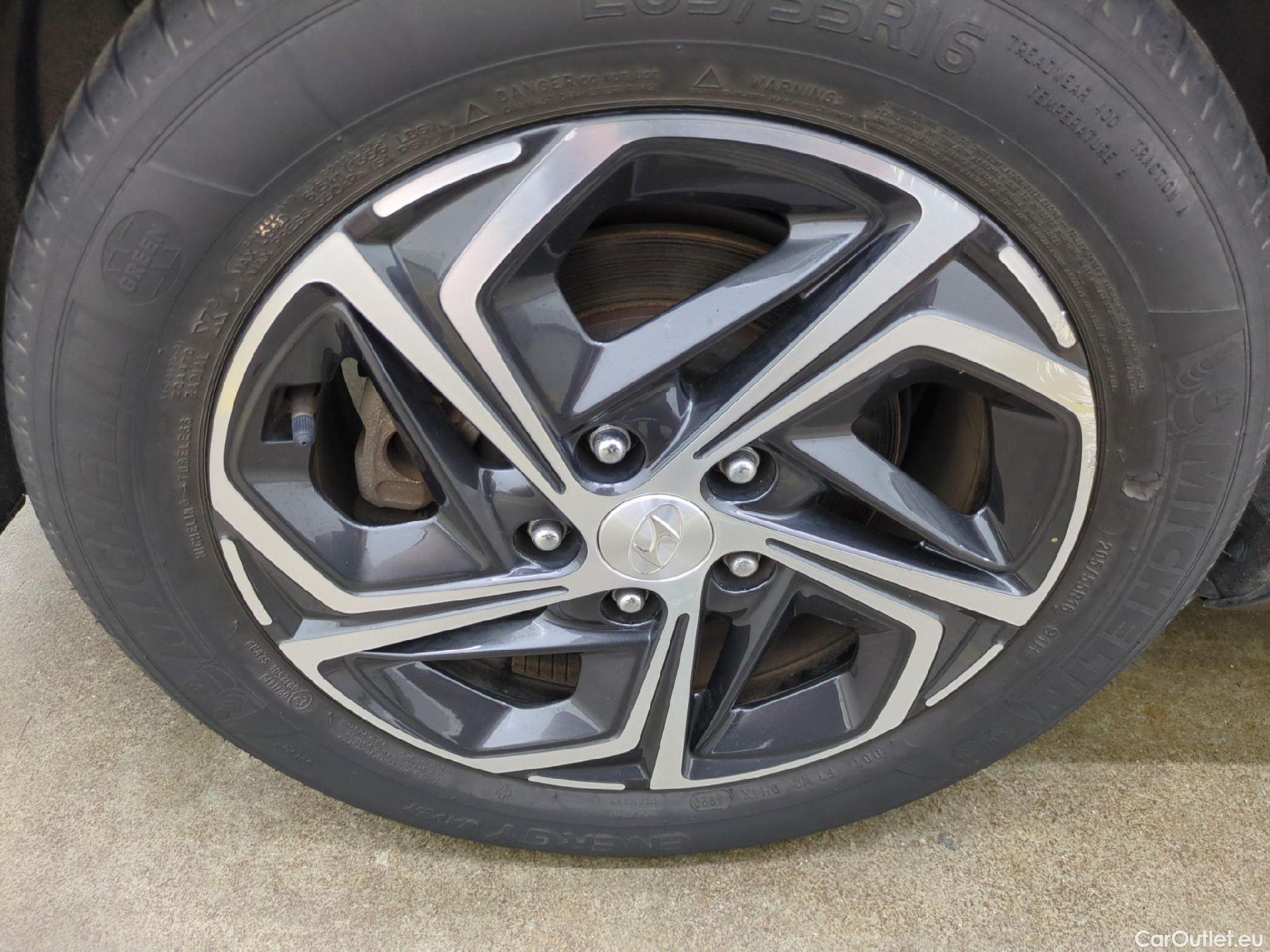  Hyundai  i30  Business 1.6 CRDi 115CV BVA7 E6d #17