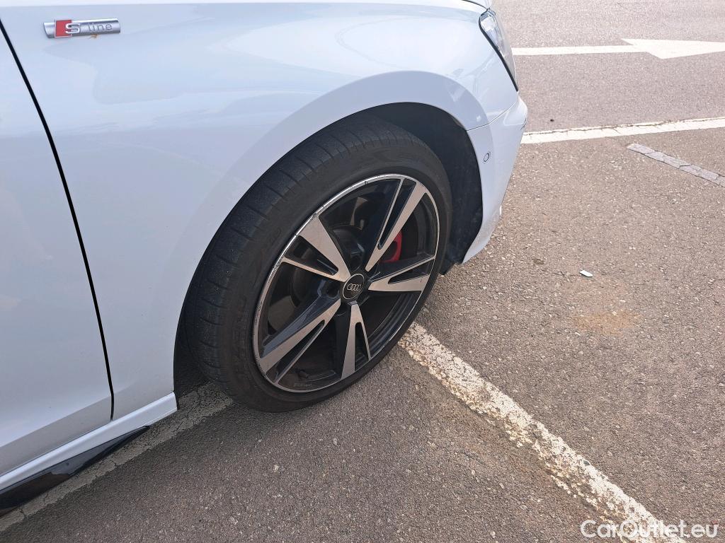  Audi  A3 AUDI  / 2020 / 5P / berlina con portón Sportback Black 45 TFSI e Comp S tronic #1