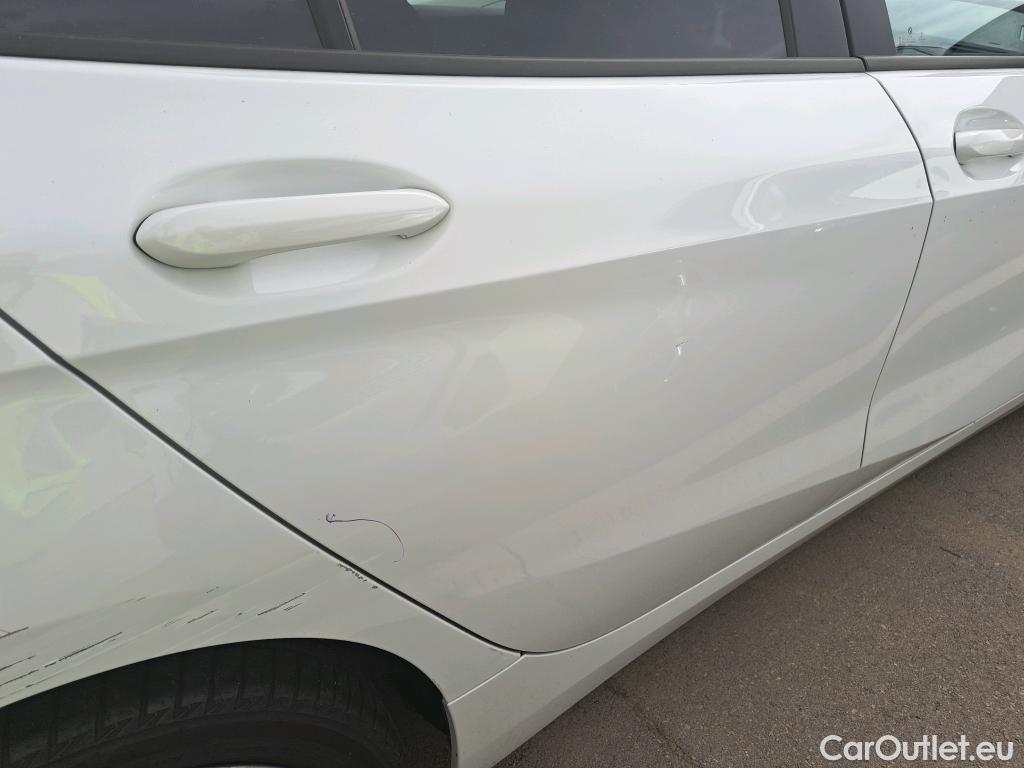  Bmw  Serie 1 BMW  / 2019 / 5P / berlina con portón 118i Corporate Auto. #3