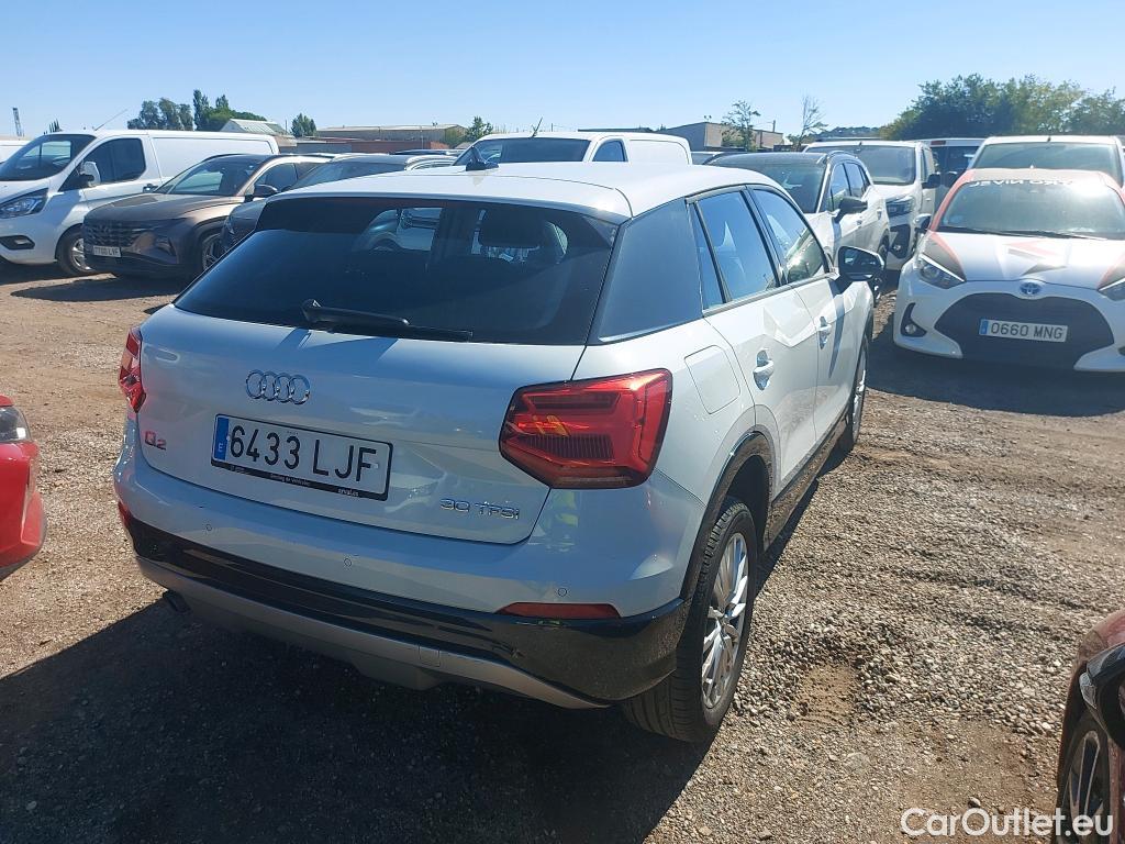  Audi  Q2 AUDI  / 2016 / 5P / todoterreno Design 30 TFSI 85kW (116CV) (AC) #9