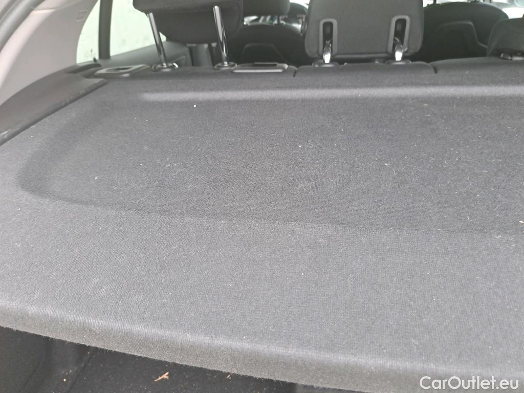  Bmw  Serie 1 BMW  / 2019 / 5P / berlina con portón 118i Corporate Auto. #15