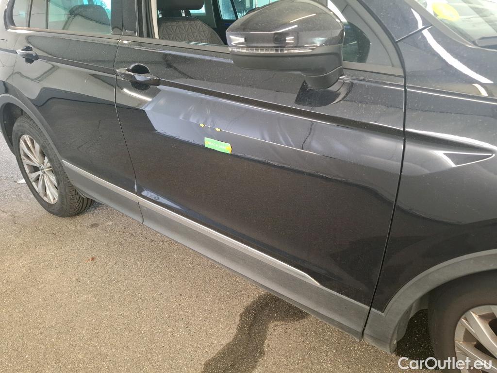  Volkswagen  Tiguan VOLKSWAGEN  / 2020 / 5P / SUV 2.0 TDI 150 DSG7 LIFE PLUS #4