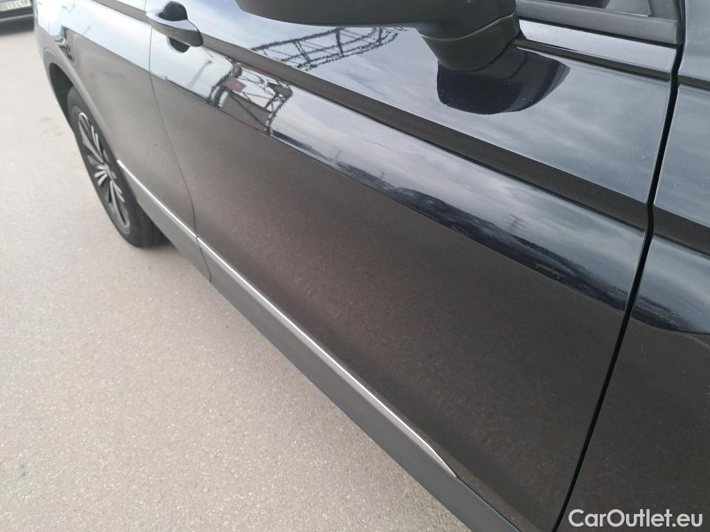  Volkswagen  Tiguan VOLKSWAGEN  / 2020 / 5P / todoterreno Life 2.0 TDI 110kW (150CV) DSG (AC2) #4
