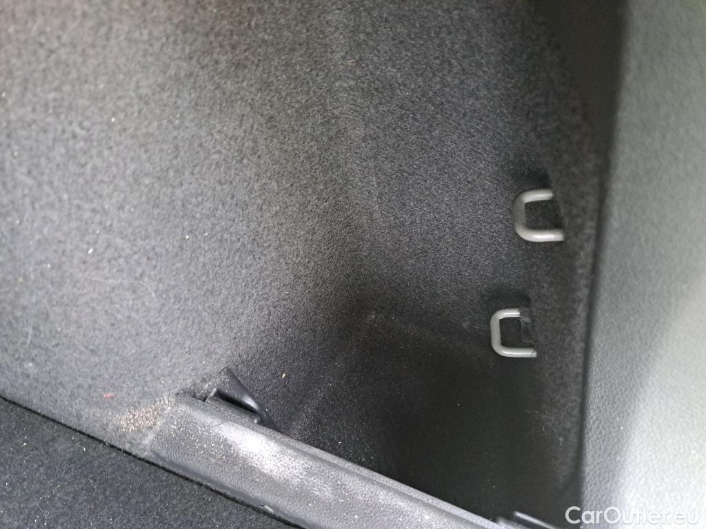  Volkswagen  Tiguan VOLKSWAGEN  / 2020 / 5P / todoterreno Life 2.0 TDI 110kW (150CV) DSG (AC2) #11