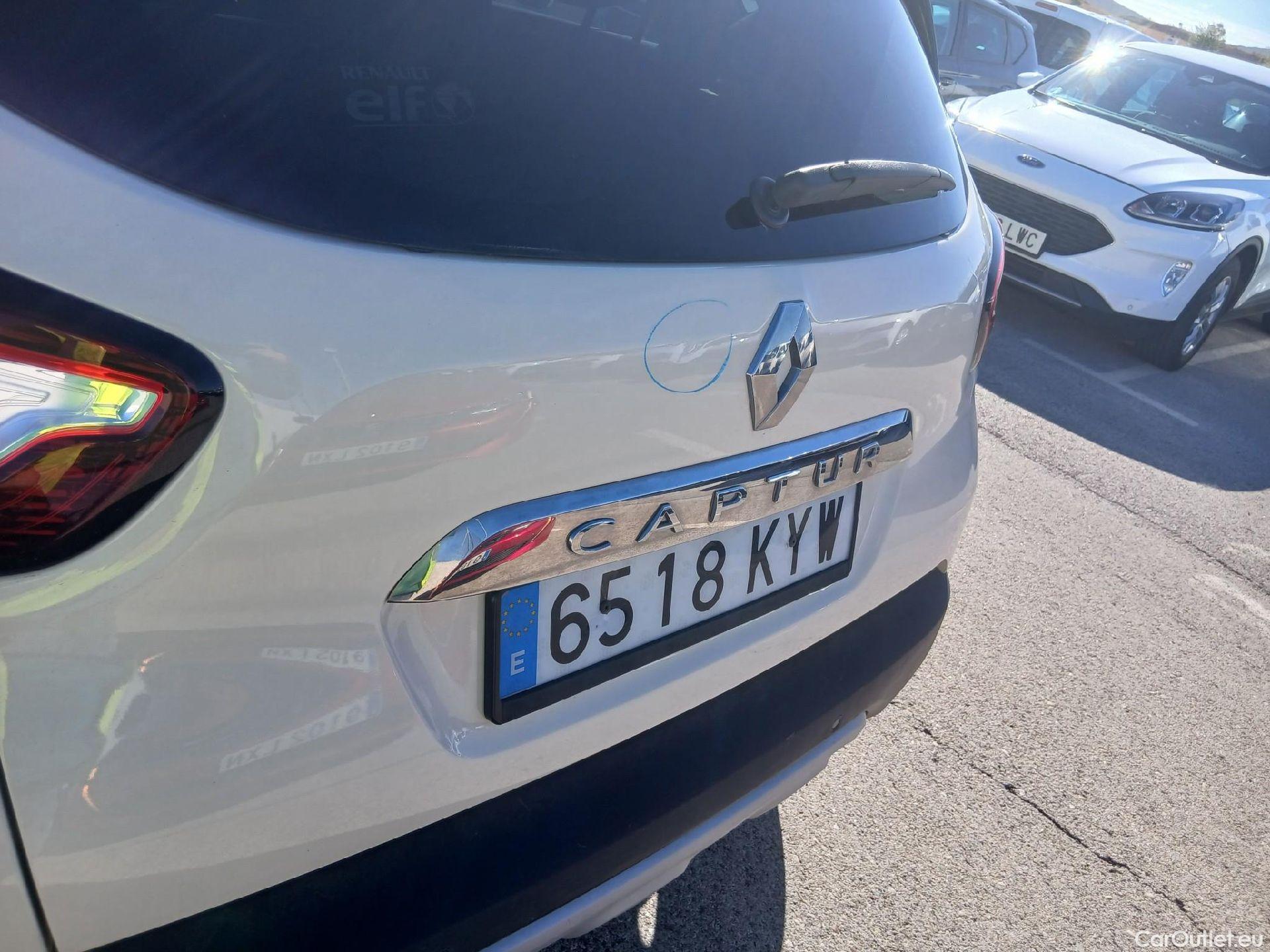  Renault  Captur RENAULT  / 2017 / 5P / crossover Zen TCe 66kW (90CV) -18 (CX) #22