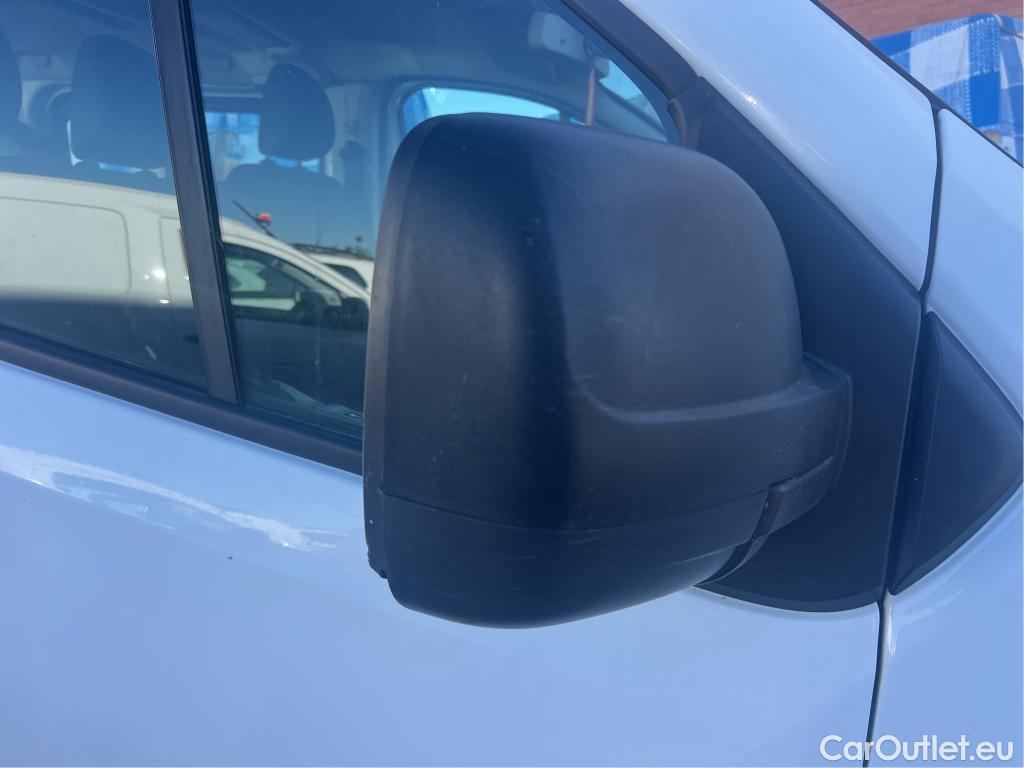  Nissan  NV300 NISSAN  / 2016 / 4P / combi Combi 6 2.0dCi 88kW L1H1 1T OPTIMA #53