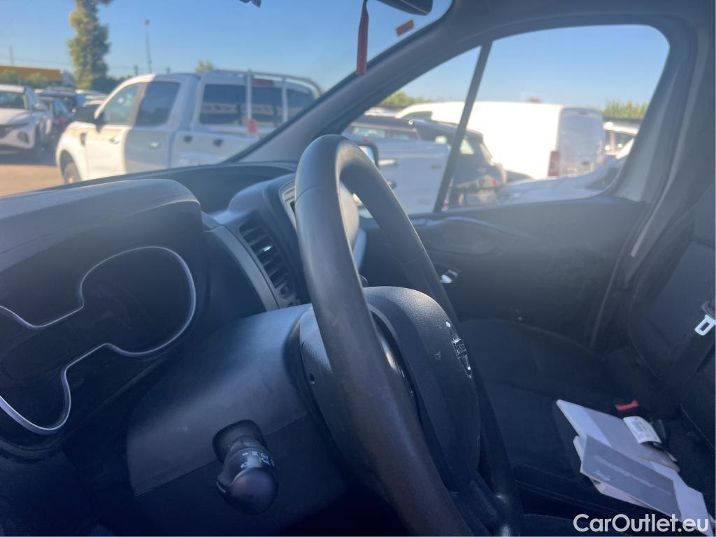  Nissan  NV300 NISSAN  / 2016 / 4P / combi Combi 6 2.0dCi 88kW L1H1 1T OPTIMA #49