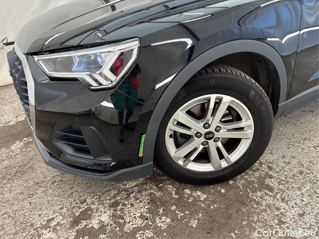  Audi  Q3 AUDI  / 2018 / 5P / SUV 35 TFSI 150 MHEV S TRONIC BUSINESS LINE #37