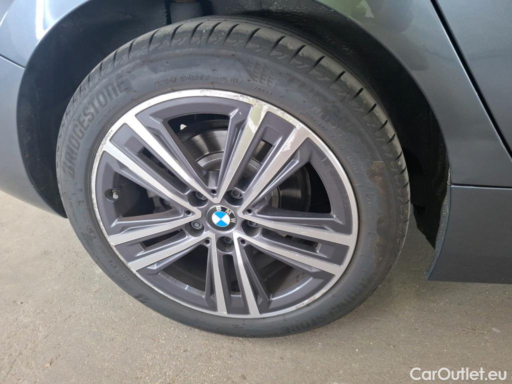  Bmw  Serie 1 BMW Série 1 / 2019 / 5P / Berline 1.5 116I Business Design #38