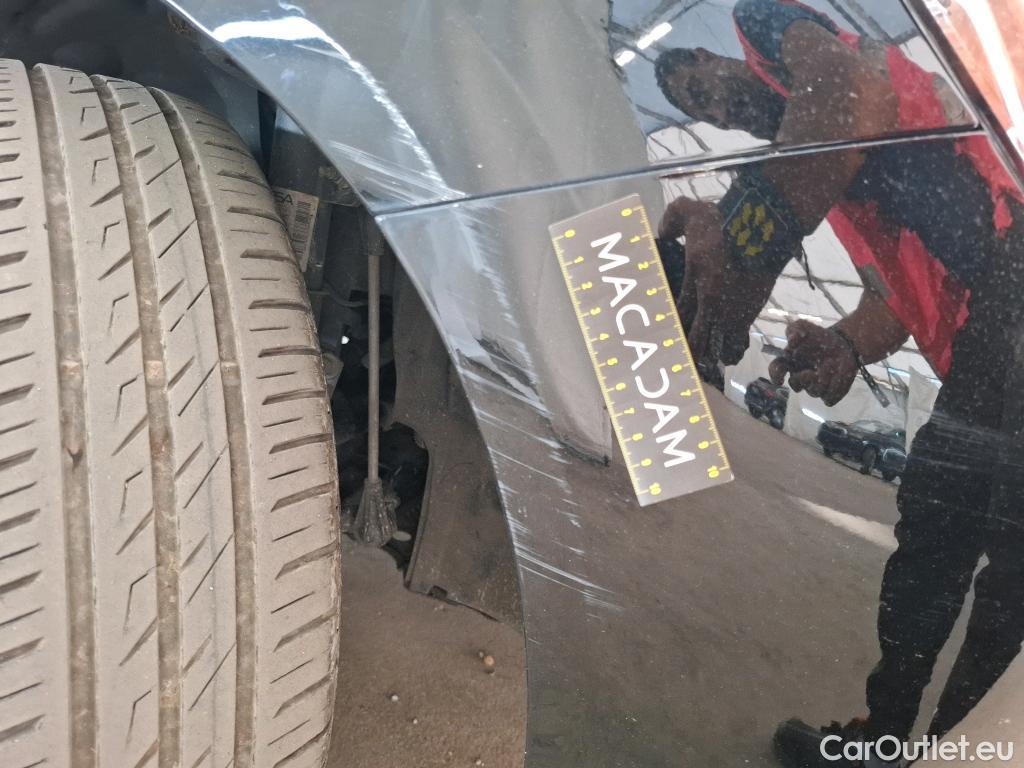  Peugeot  208  Premium 1.5 HDi 100CV BVM6 E6d #18