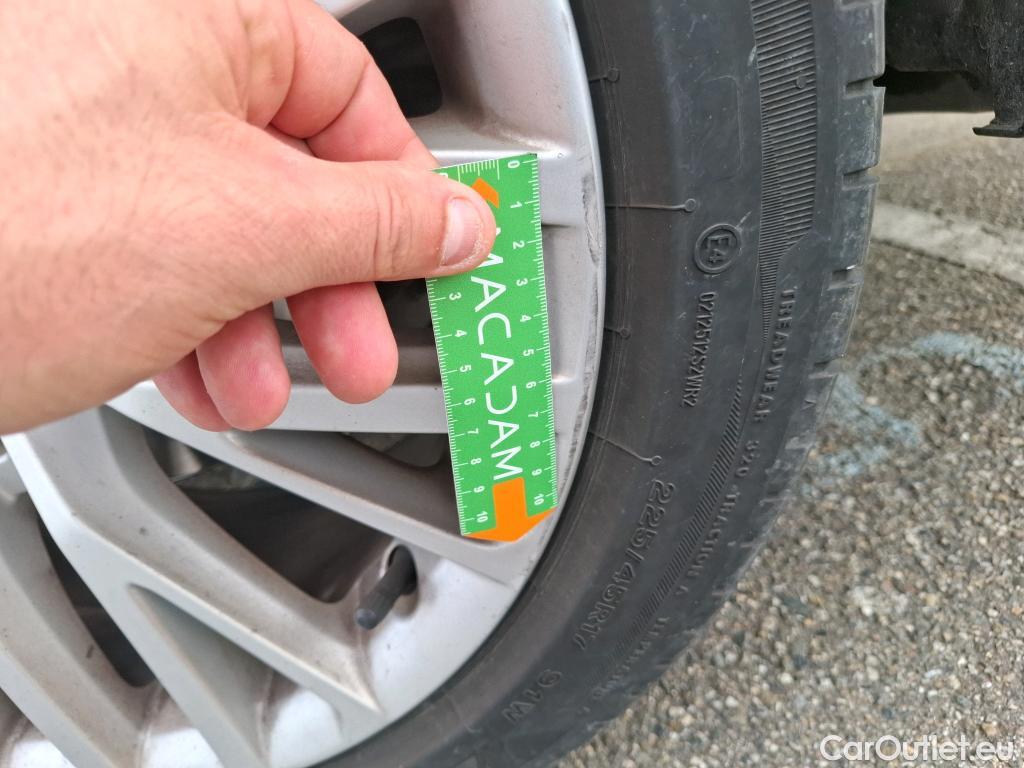  Seat  Leon SEAT  Sportstourer / 2020 / 5P / Break 1.4 eHybrid 204 DSG S&S Xcellence #37