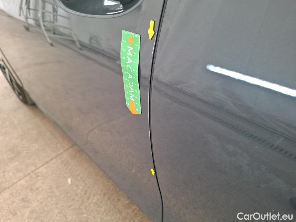  Volkswagen  Golf  VOLKSWAGEN / 2020 / 5P / Berline 1.4 eHybrid OPF 204 DSG6 Style 1st #82