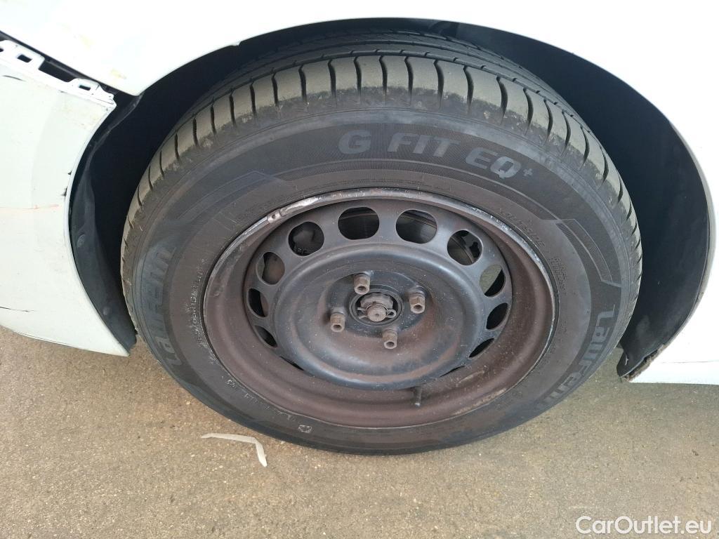  Peugeot  208  Premium 1.5 HDi 100CV BVM6 E6d #37