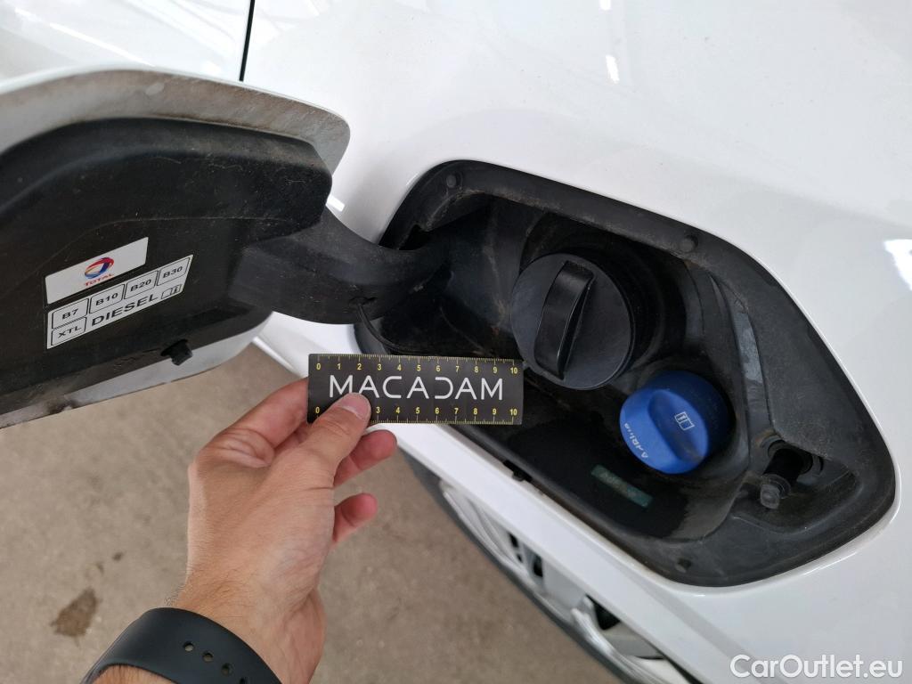  Peugeot  208  Premium 1.5 HDi 100CV BVM6 E6d #64