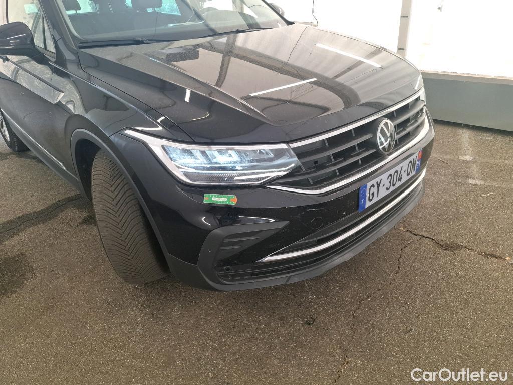  Volkswagen  Tiguan VOLKSWAGEN  / 2020 / 5P / SUV 2.0 TDI 150 DSG7 LIFE PLUS #17