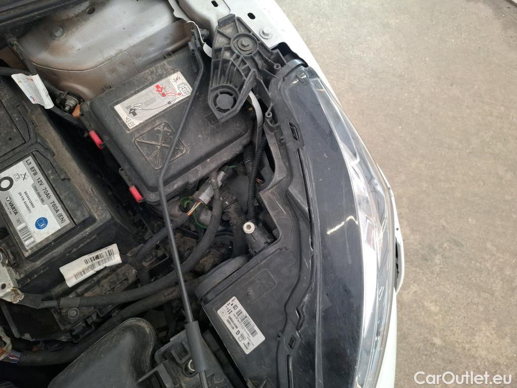  Peugeot  208  Premium 1.5 HDi 100CV BVM6 E6d #18