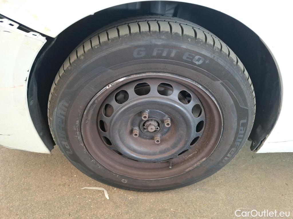 Peugeot  208  Premium 1.5 HDi 100CV BVM6 E6d #38