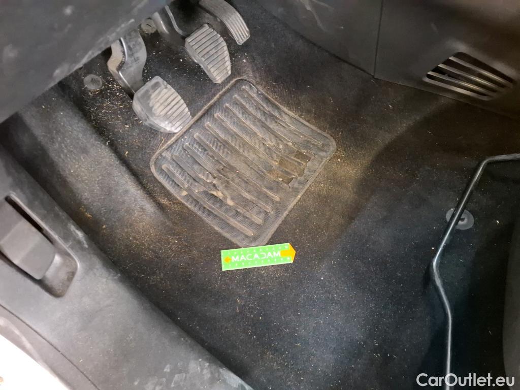 Peugeot  208  Affaire Premium Pack 1.5 HDi 100CV BVM5 E6dT #28
