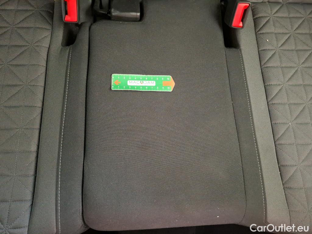  Volkswagen  Tiguan VOLKSWAGEN  / 2020 / 5P / SUV 2.0 TDI 150 DSG7 LIFE PLUS #28