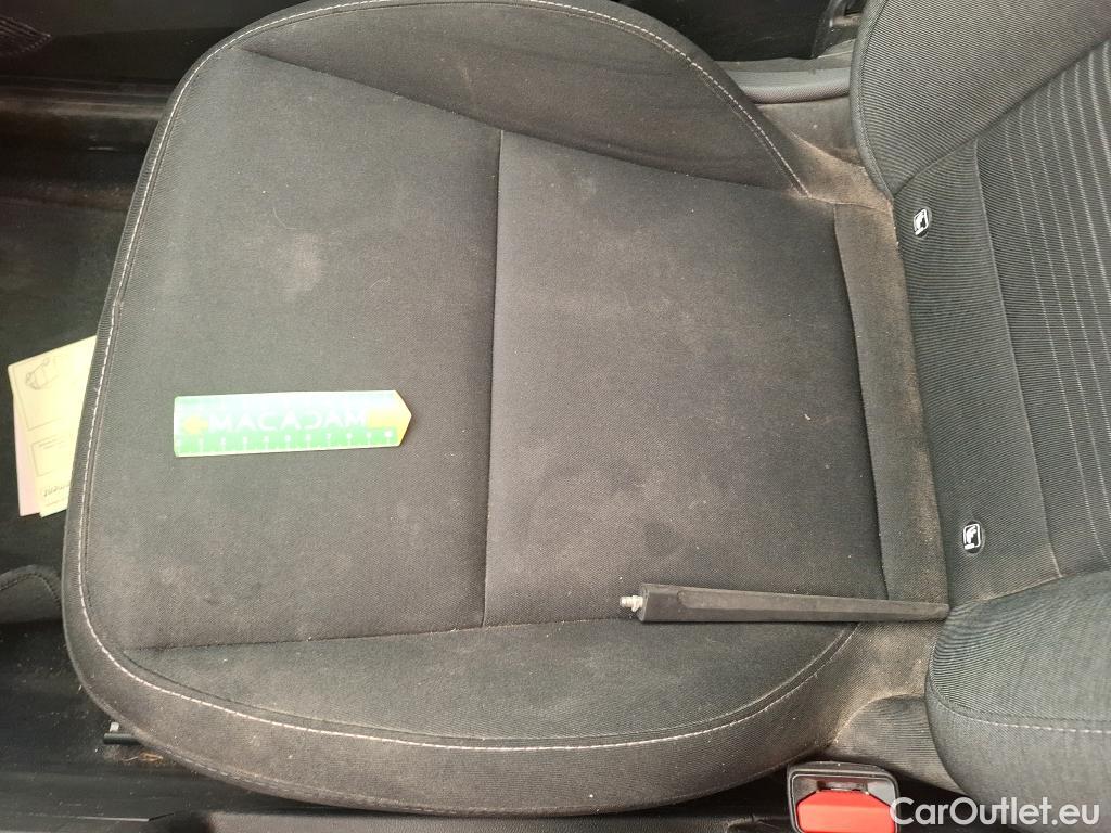  Renault  Captur  II Business 1.5 dCi 115CV BVA7 E6dT #52