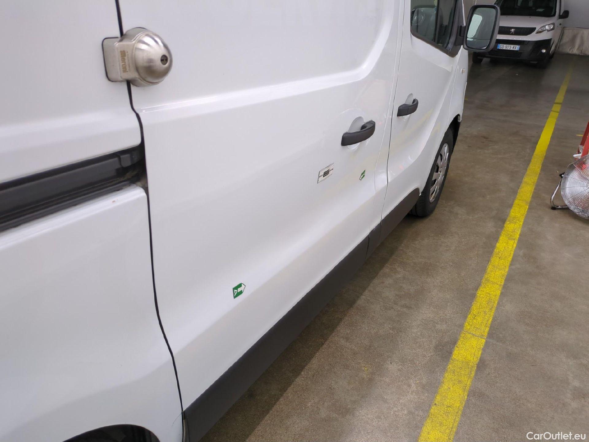  Renault  Trafic RENAULT  / 2019 / 4P / Fourgon tole FG GCF L1H1 1200 Energy dCi 145 #10