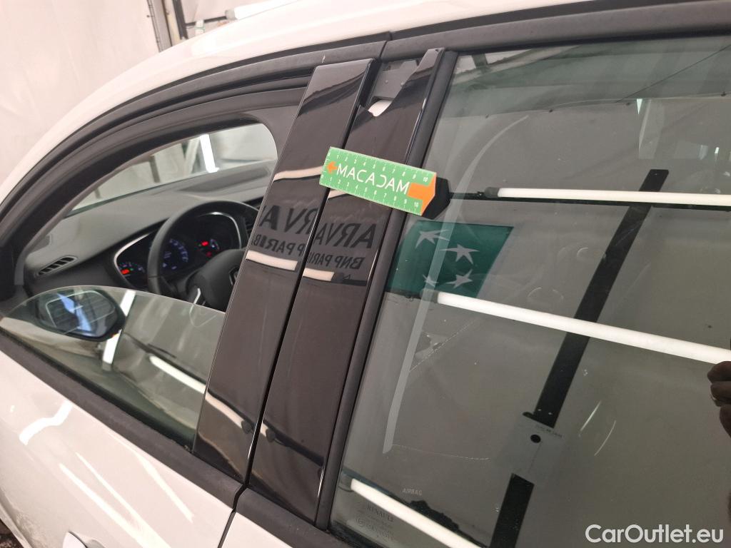  Renault  Megane  IV Berline 5pt. Société Air Nav Reversible 1.5 dCi 90CV BVM6 E6 #30