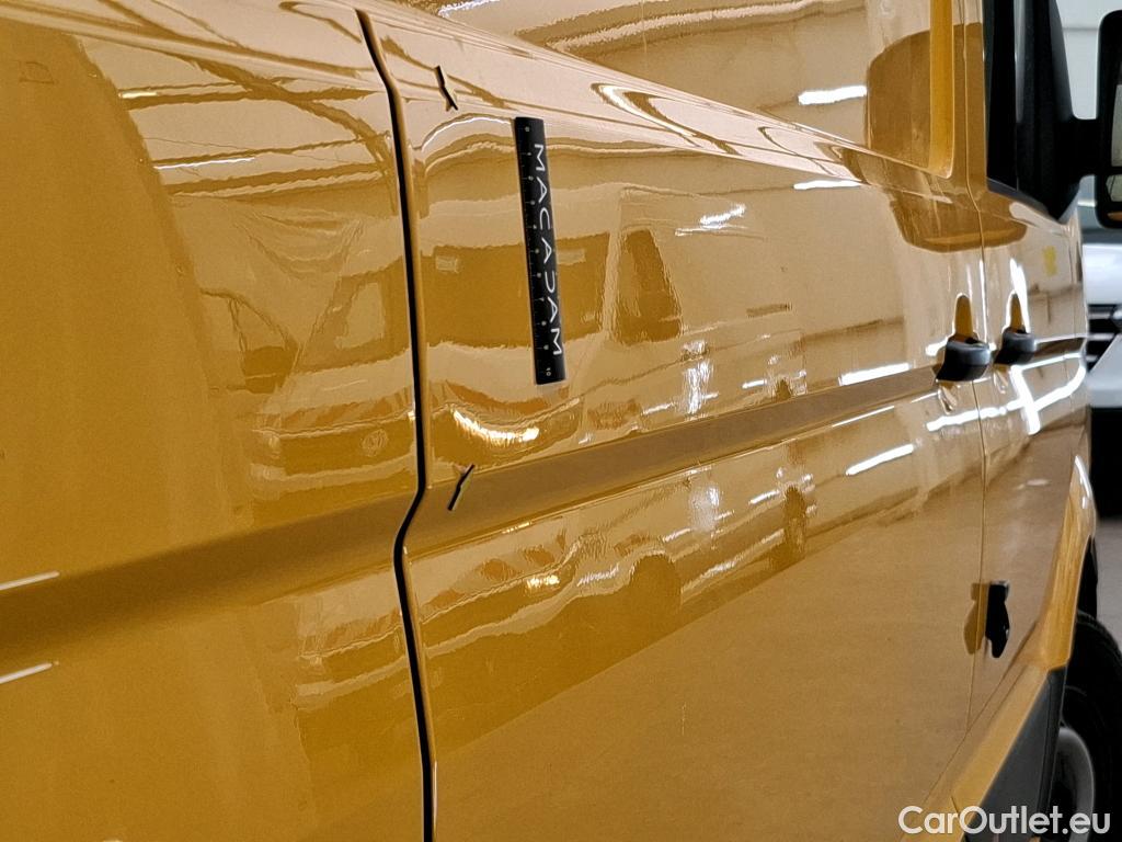  Volkswagen  Crafter  Fourgon Fourgon 35 mittlerer Radstand mit Hochdach FWD 2.0 #4