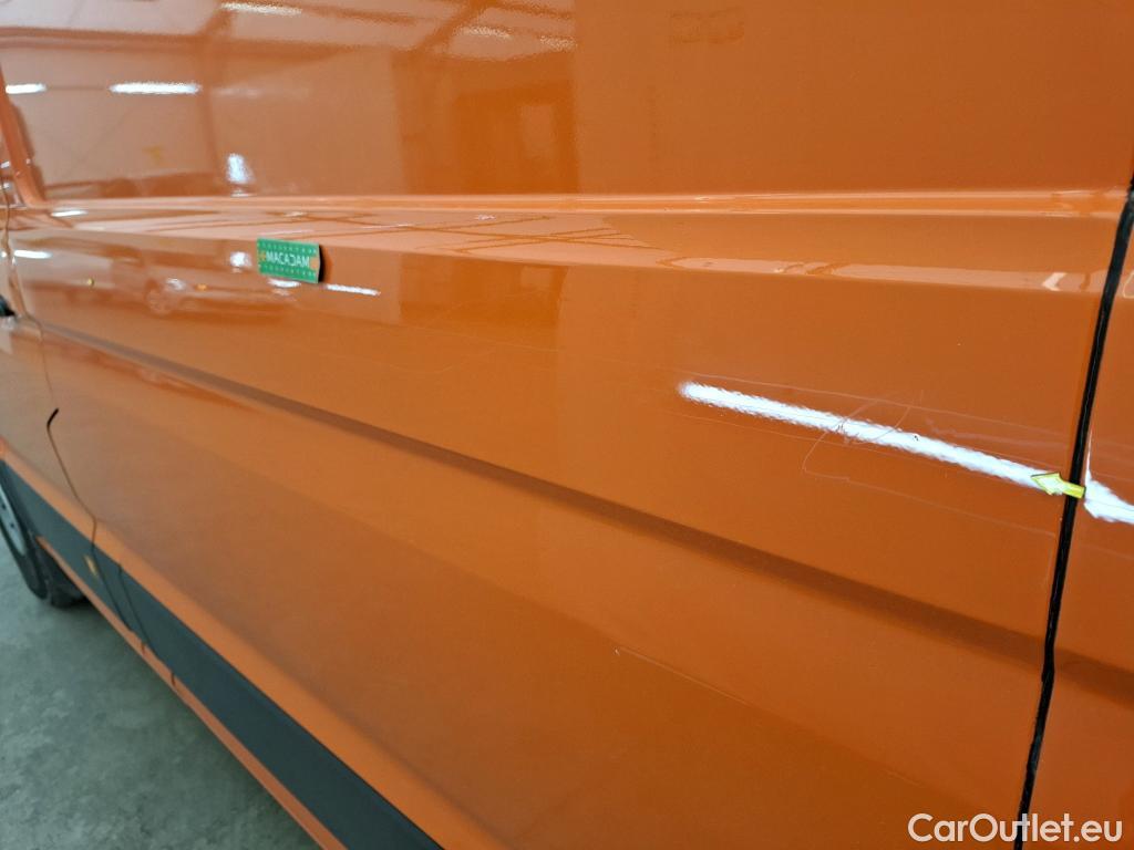  Volkswagen  Crafter VOLKSWAGEN  / 2017 / 4P / Fourgon tôlé 2.0 TDI 177 35 L3H3 BVA8 Business Line #21