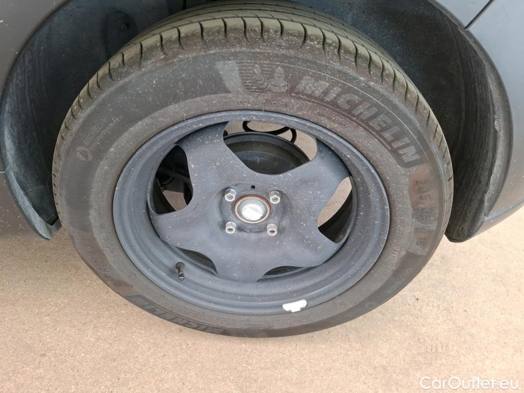  Citroen  C3  Plus 1.2 PureTech 80CV BVM5 6E #7