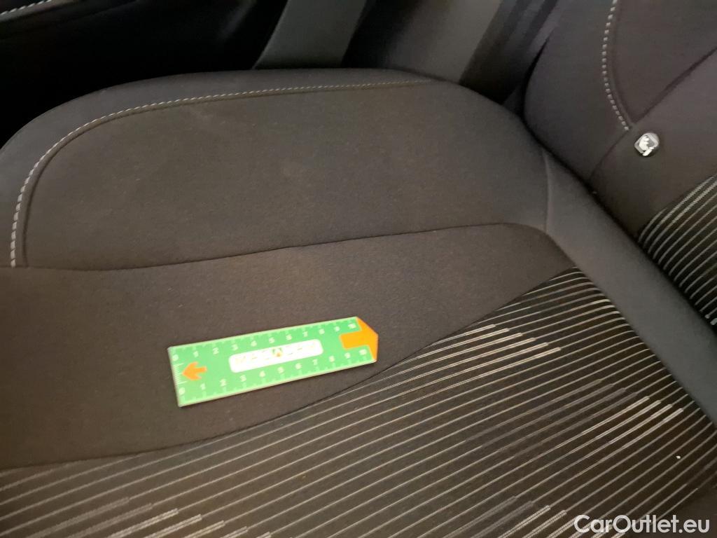  Land Rover  Discovery MG MG5 / 2022 / 5P / Break Comfort 50kWh #5