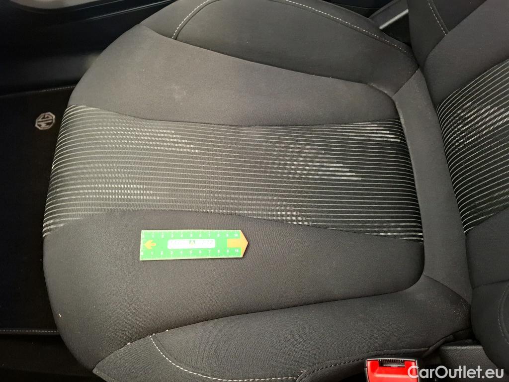  Land Rover  Discovery MG MG5 / 2022 / 5P / Break Comfort 50kWh #3