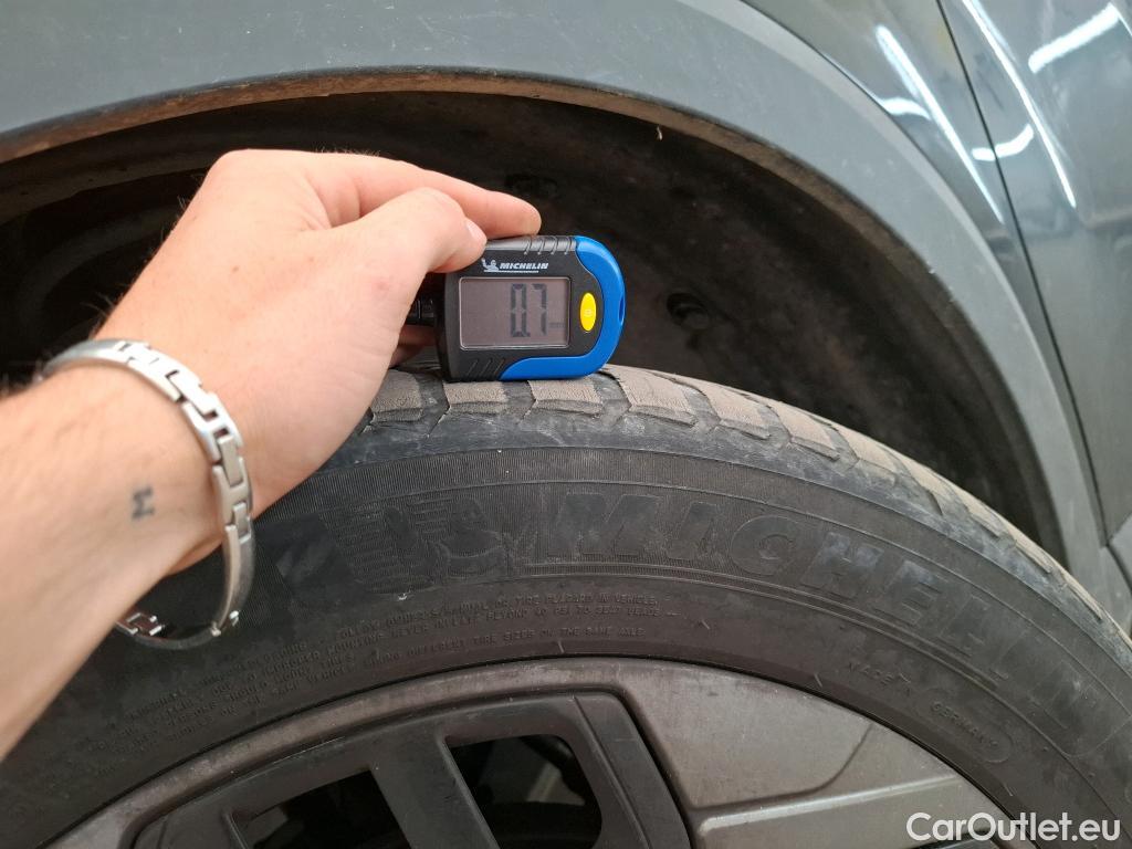  Citroen  C4 CITROEN  / 2020 / 5P / Berline PureTech 130 BVM6 PLUS #4