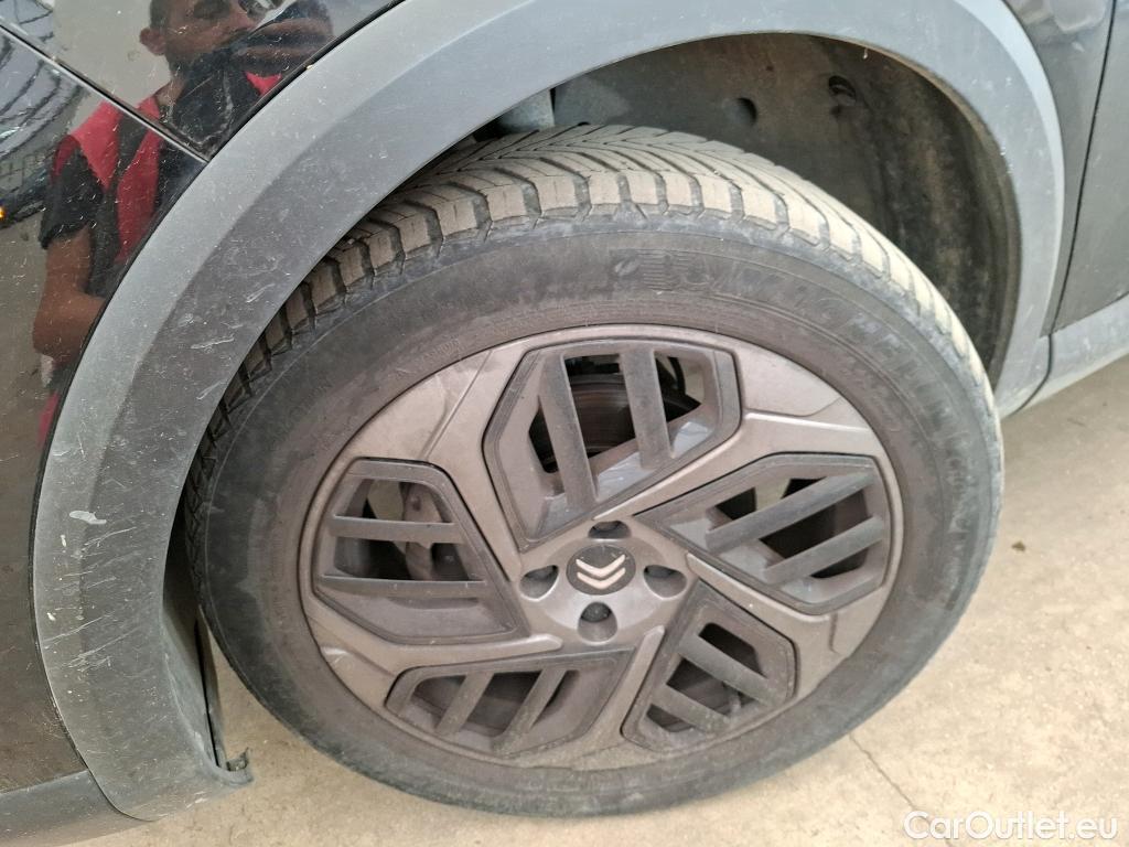  Citroen  C4 CITROEN  / 2020 / 5P / Berline PureTech 130 BVM6 PLUS #3