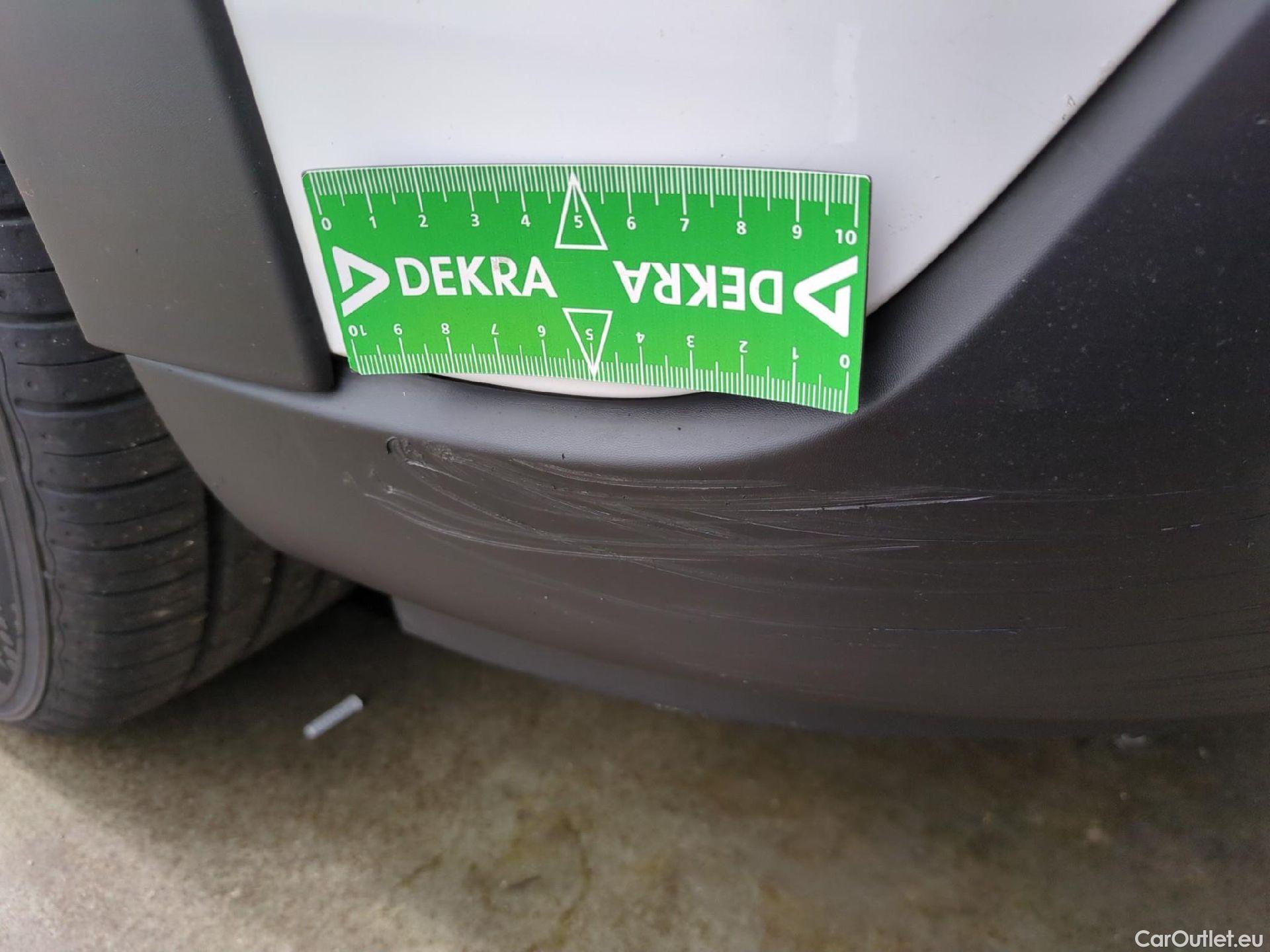  Citroen  C3  Shine 1.2 PureTech 110CV BVA6 6E #10