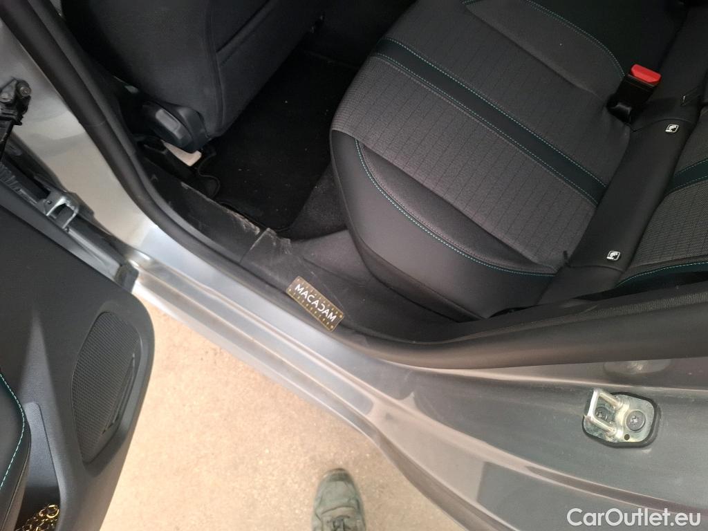  Peugeot  208  Allure Pack 1.2 PureTech 100CV BVM6 E6d #9