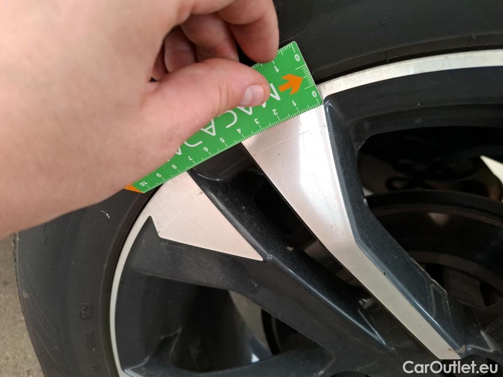  Peugeot  2008  Allure Pack 1.2 PureTech 130CV BVA8 E6d #13