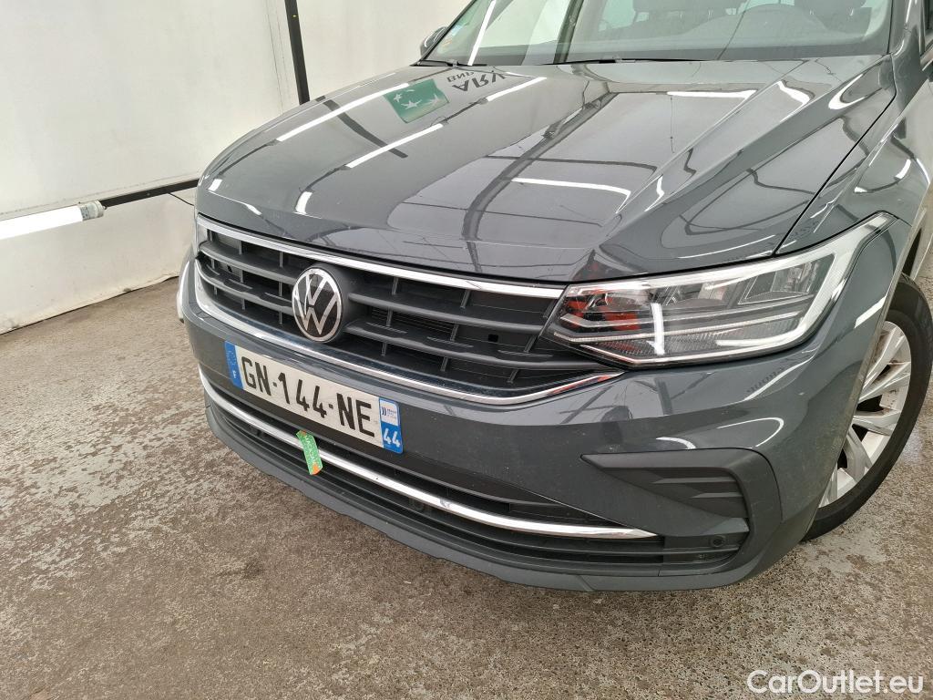  Volkswagen  Tiguan VOLKSWAGEN  / 2020 / 5P / SUV 1.5 TSI 150 DSG7 LIFE BUSI #47