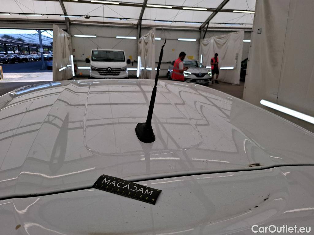  Citroen  C3  Société Feel Nav 1.2 PureTech 80CV BVM5 E6d #34